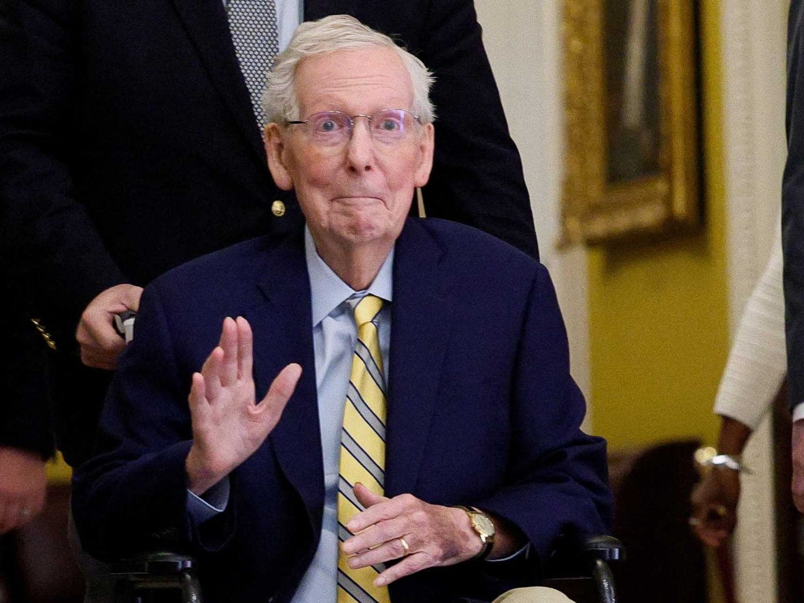 'Nonverbal' Mitch McConnell with frozen smile and peace sign raises fresh health concerns