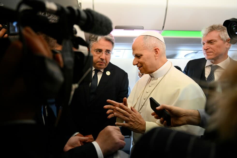 A dispatch from inside the Vatican bubble during a remarkable exchange between pope and president - AP News