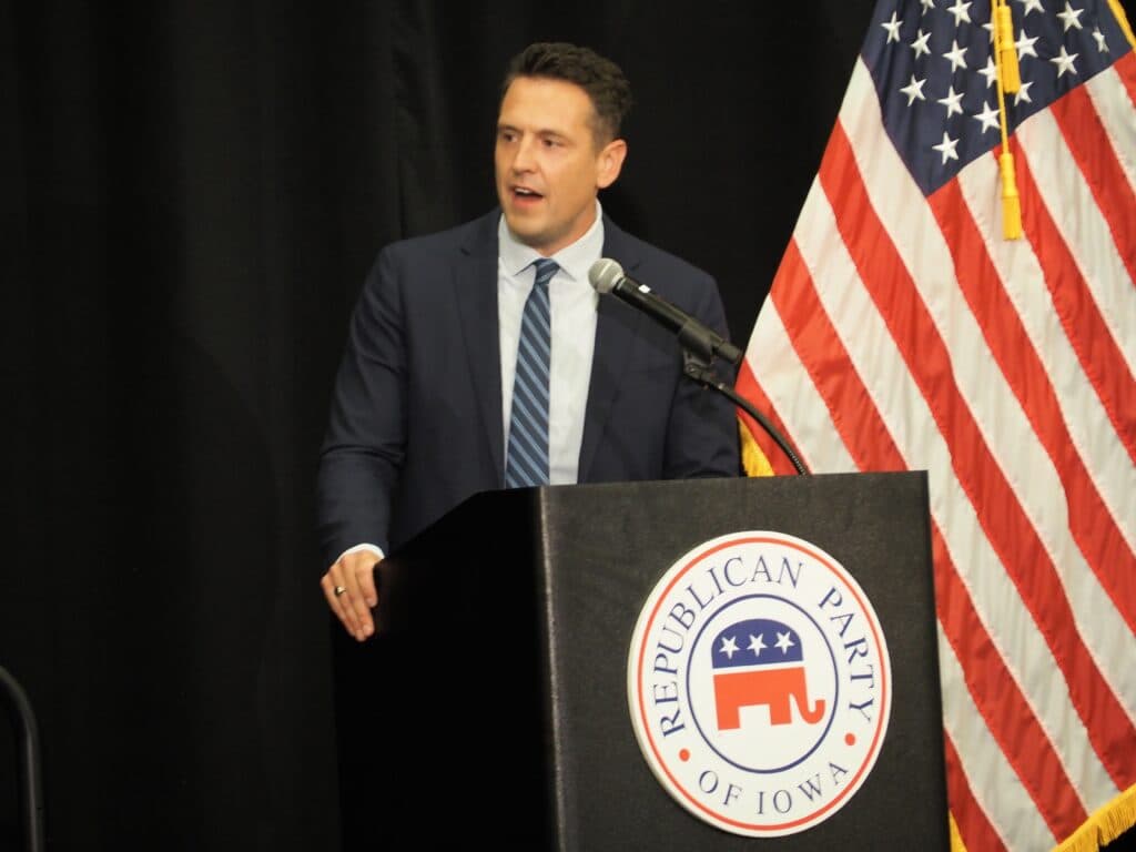 Lahn touts Trump endorsement, Hinson cites Democrats' optimism at GOP dinner | News, Sports, Jobs