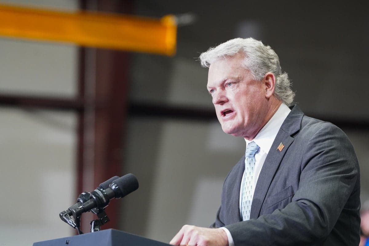 Trump endorses Maga loyalist Mike Collins days before Georgia runoff