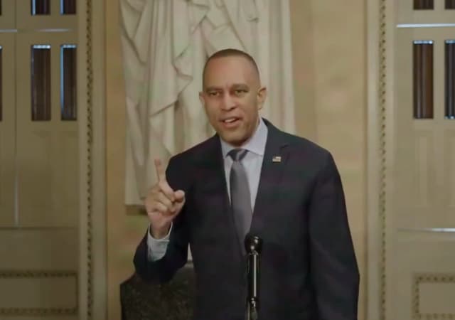 Hakeem Jeffries Stands by 'Maximum Warfare' Comments Against Republicans