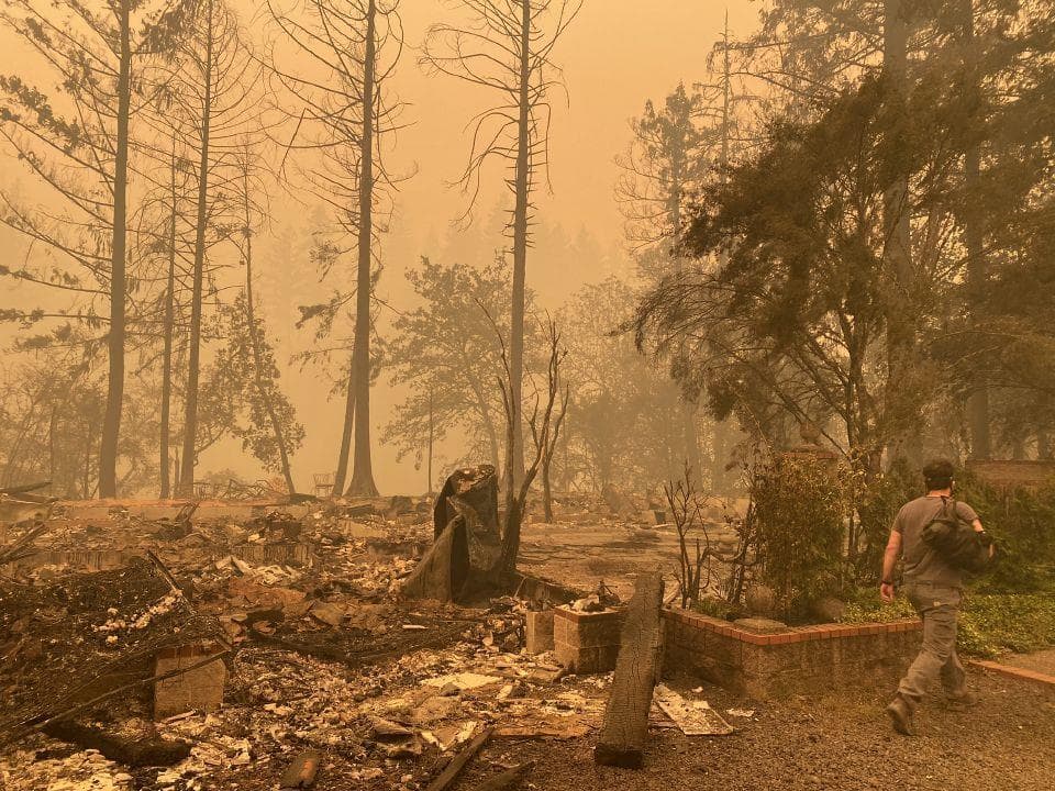 Sen. Wyden's wildfire tax relief bill passes just before Congress recesses, goes to White House