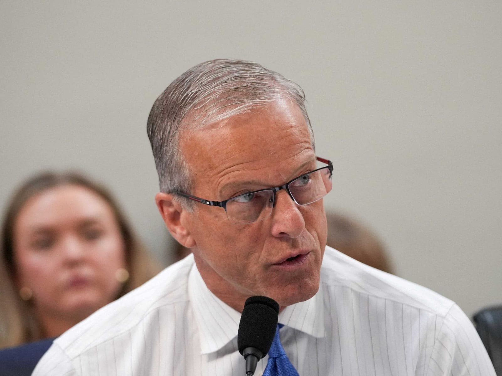 'Warning signs' emerge for GOP after Trump's telling answer on John Thune's future