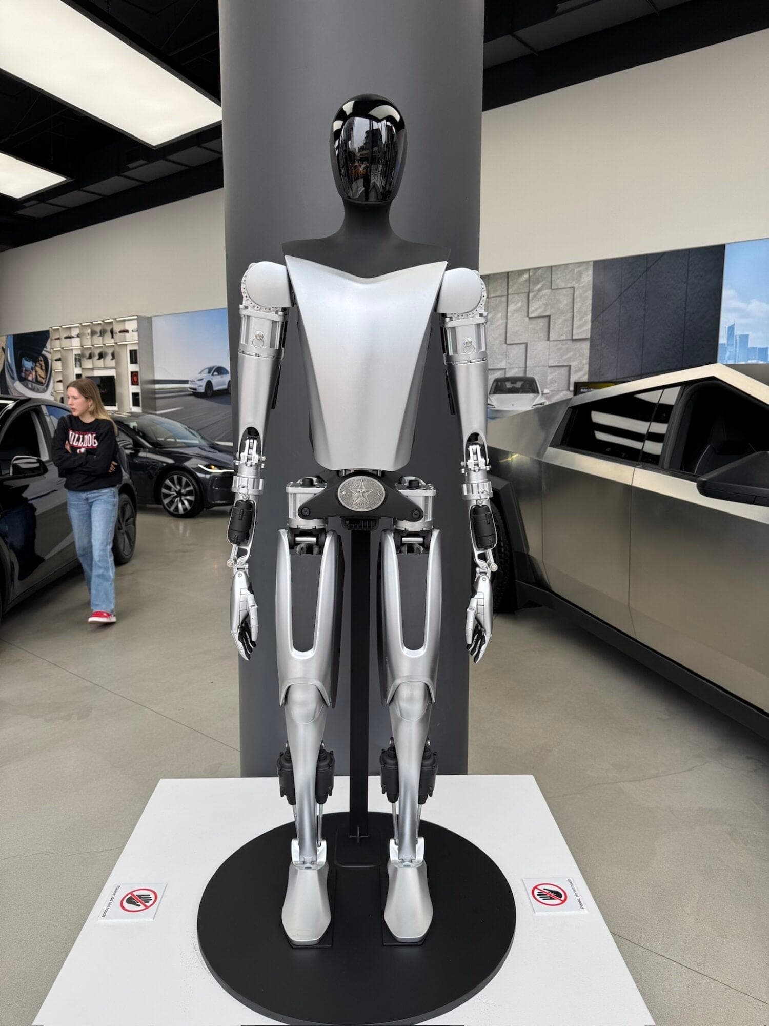 WSJ exposes Chinese parts inside America’s humanoid robots, and Congress is already running the DJI playbook