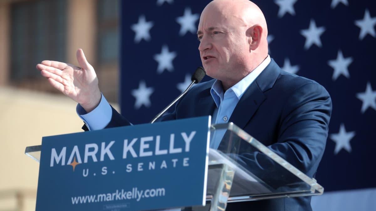 Senator Mark Kelly blasts Trump's entire Iran war plan, and this has to do with one chilling phrase from his Defense Secretary