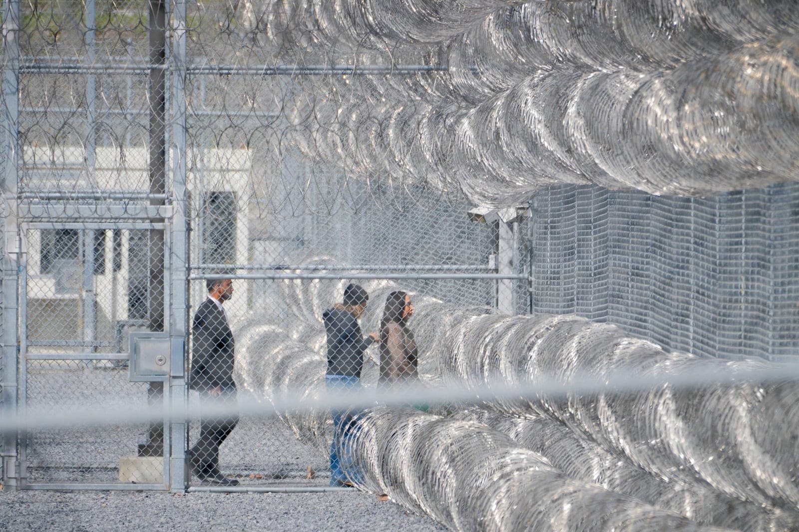 Lawmakers denied access to immigrant detention center