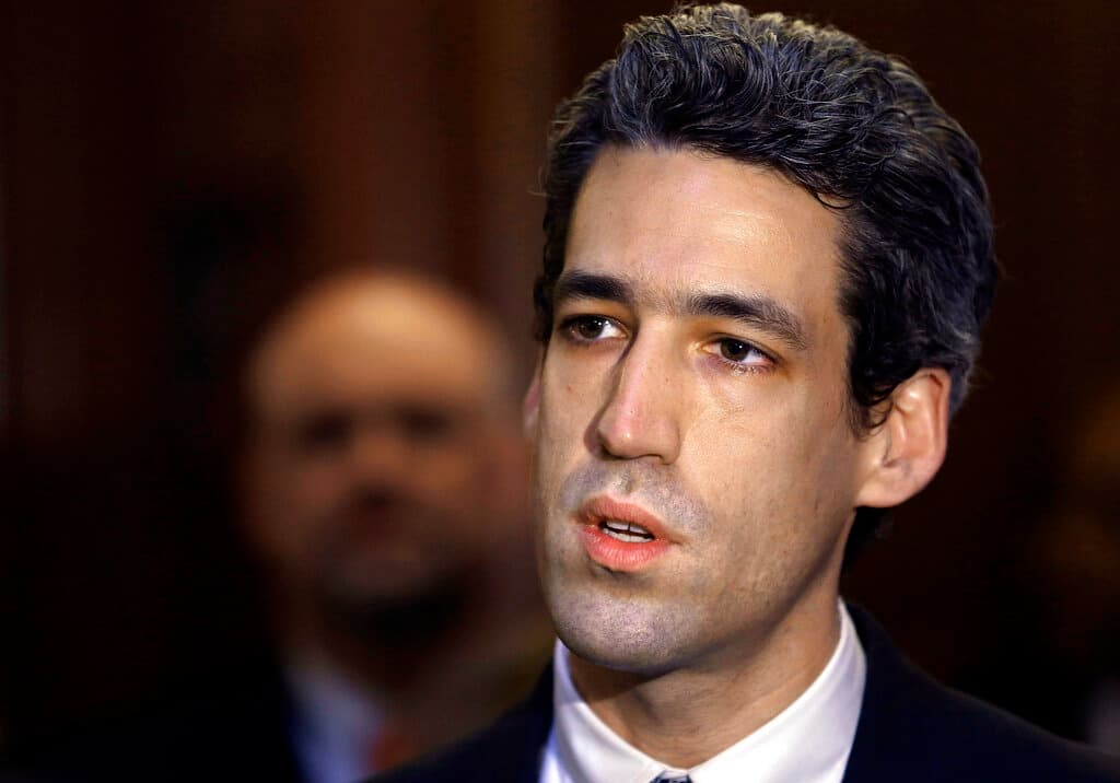 Daniel Biss wins Democratic primary to replace Jan Schakowsky