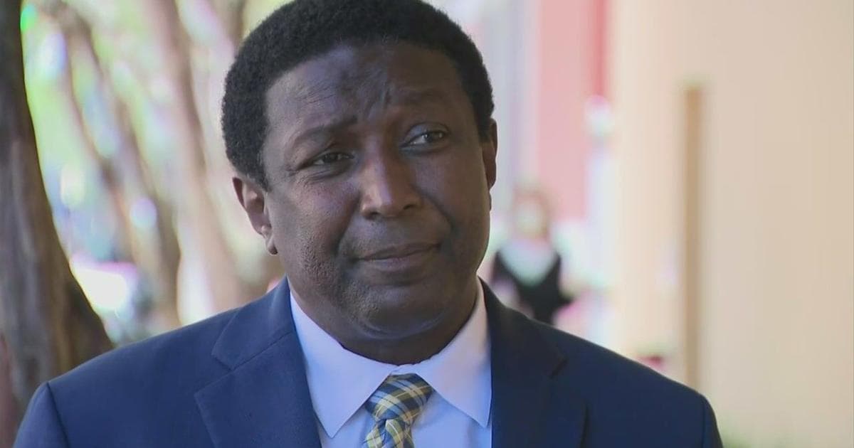 Elijah Manley accuses Dale Holness of antisemitism related to Debbie Wasserman Schultz run