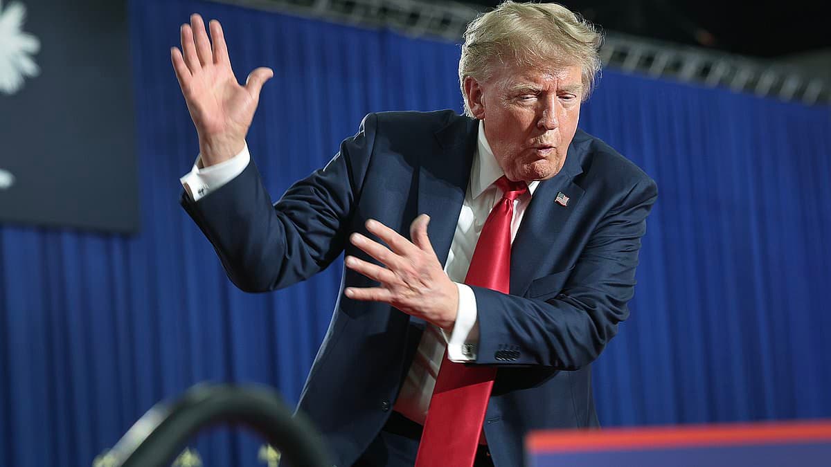 Trump claps back with 'mom' jibe after protestor's brazen stunt