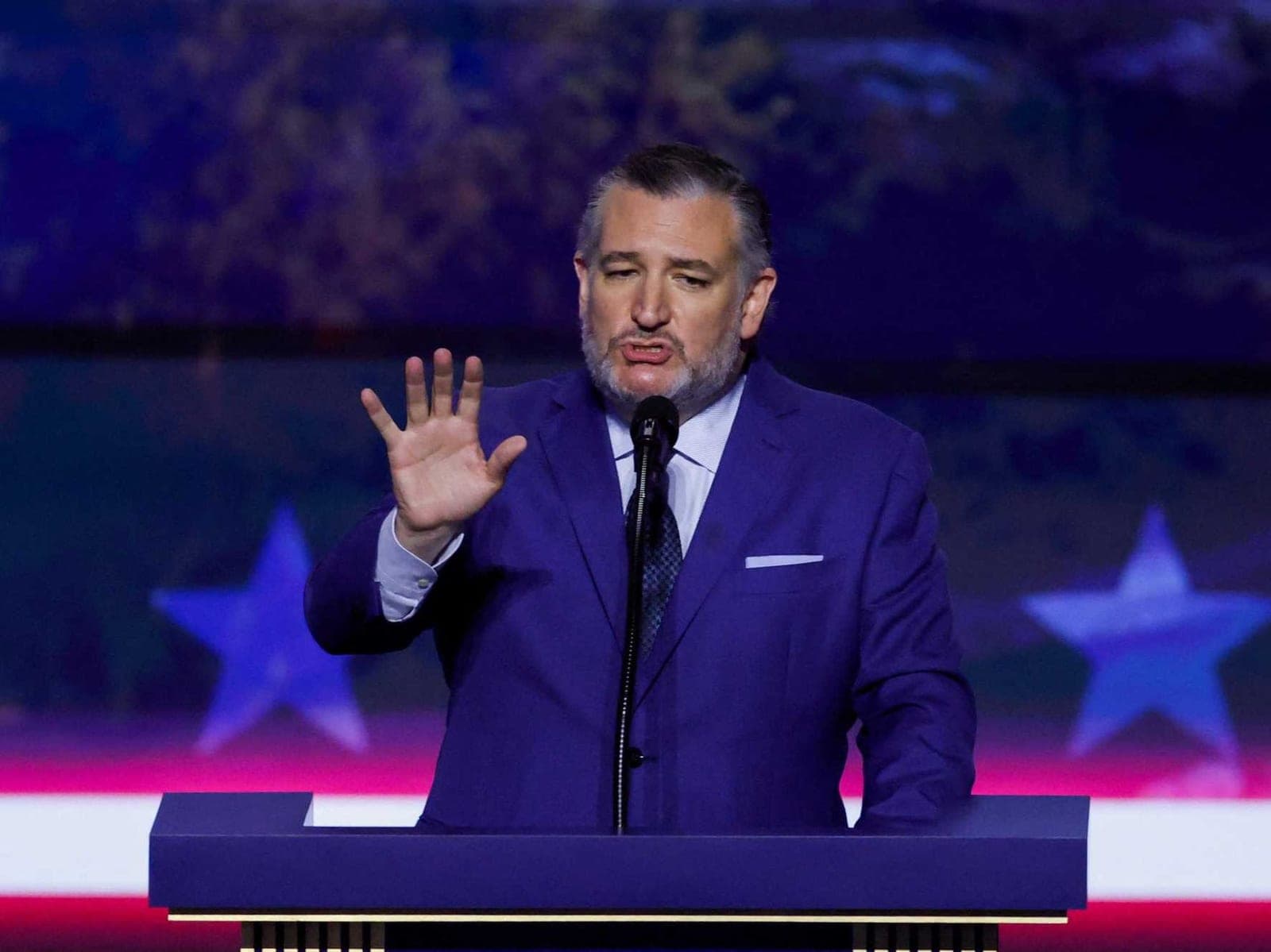 'You suck!': Ted Cruz humiliated by booing Texas football fans