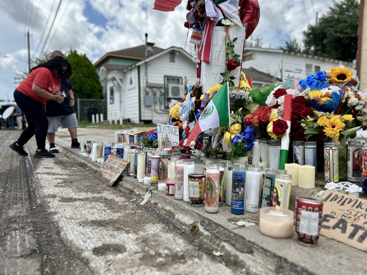 Houston congresswoman says man killed by ICE wasn't intended target of agents, who weren't wearing body cams