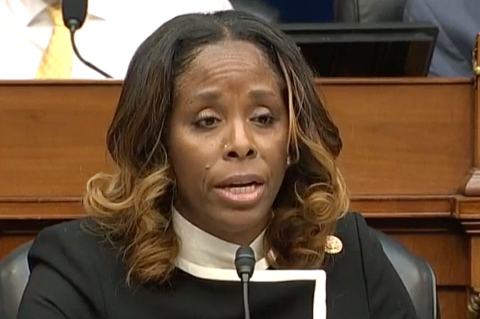 Epstein texted Democrat hints for questions during hearing into Trump's former fixer, Michael Cohen