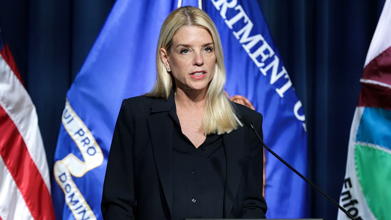 Anti-ICE agitator dares Pam Bondi to arrest him after storming church