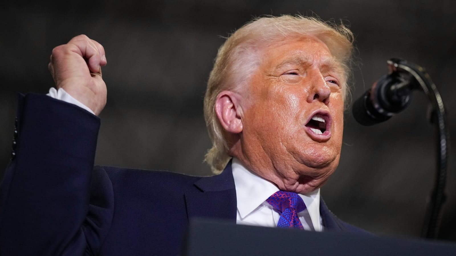 Trump calls Thomas Massie a 'loser' in speech pushing Kentucky primary rival