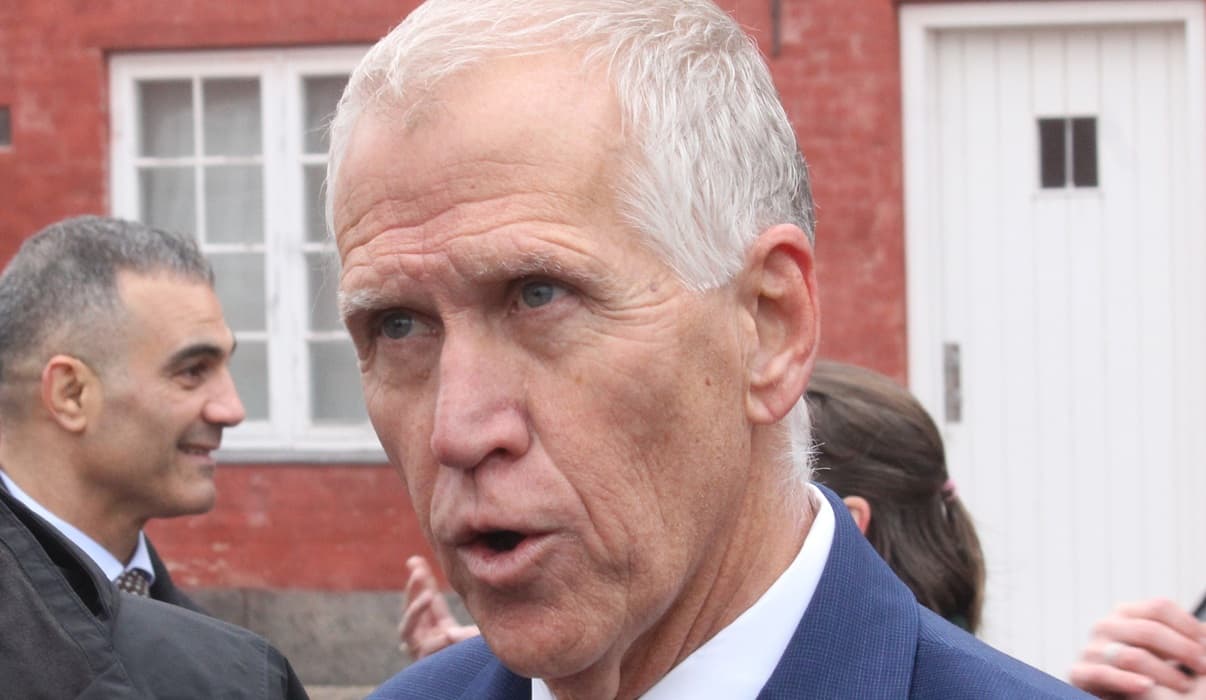 Thom Tillis Slams Elizabeth Warren's "Trump Scheme to Take Over Fed" Claim