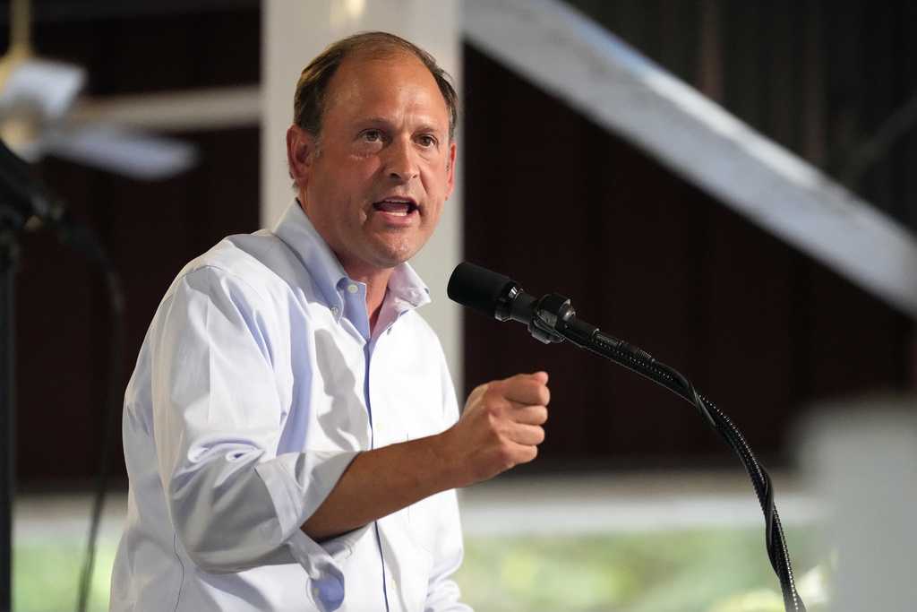 President Donald Trump endorses Rep. Andy Barr in Kentucky U.S. Senate race