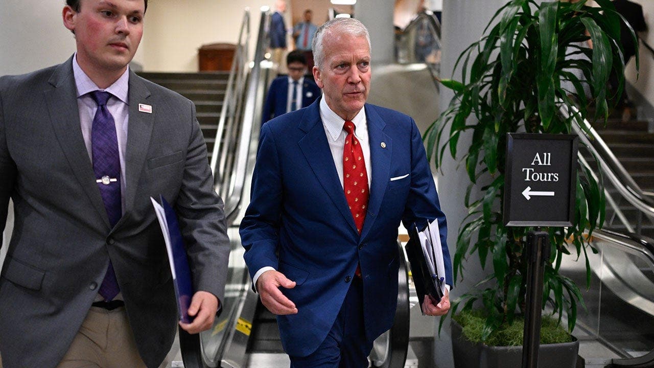 Alaska Republicans scramble to educate voters on suspected Dem plant as 'ballot fatigue' threatens race