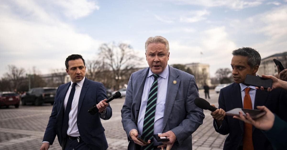 Trump lashes out at Davidson, others for vote to rein in Iran war