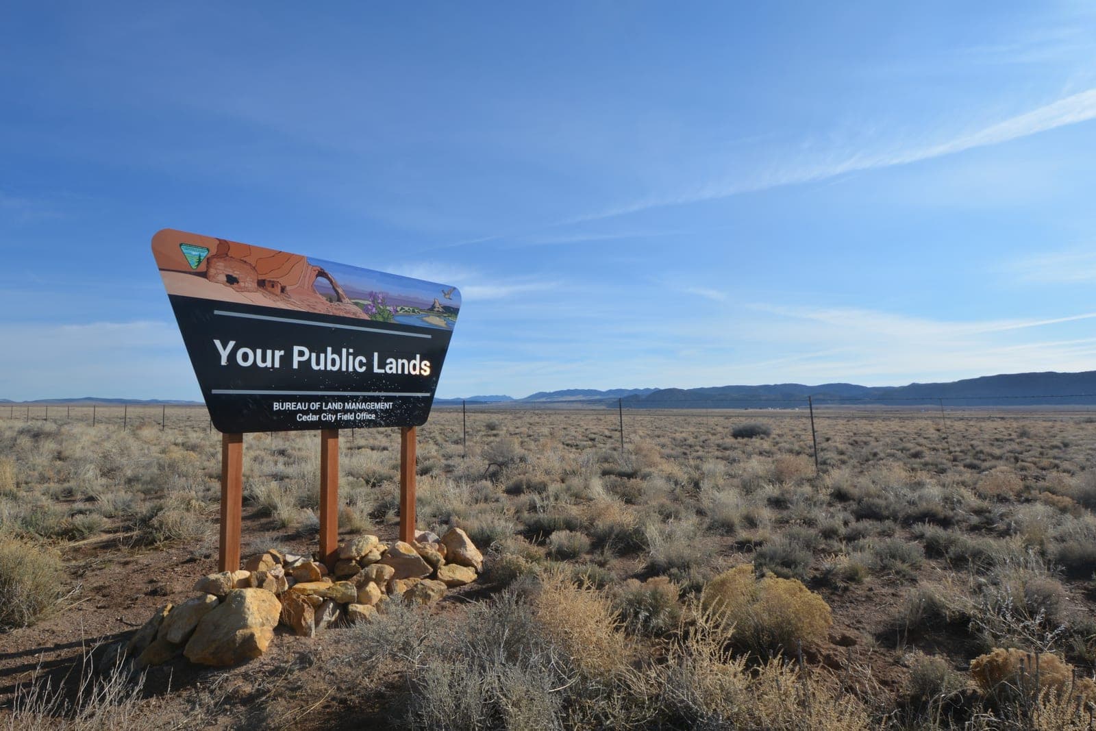 Bipartisan group in Congress pitches bill to block 'backdoor' public lands sales