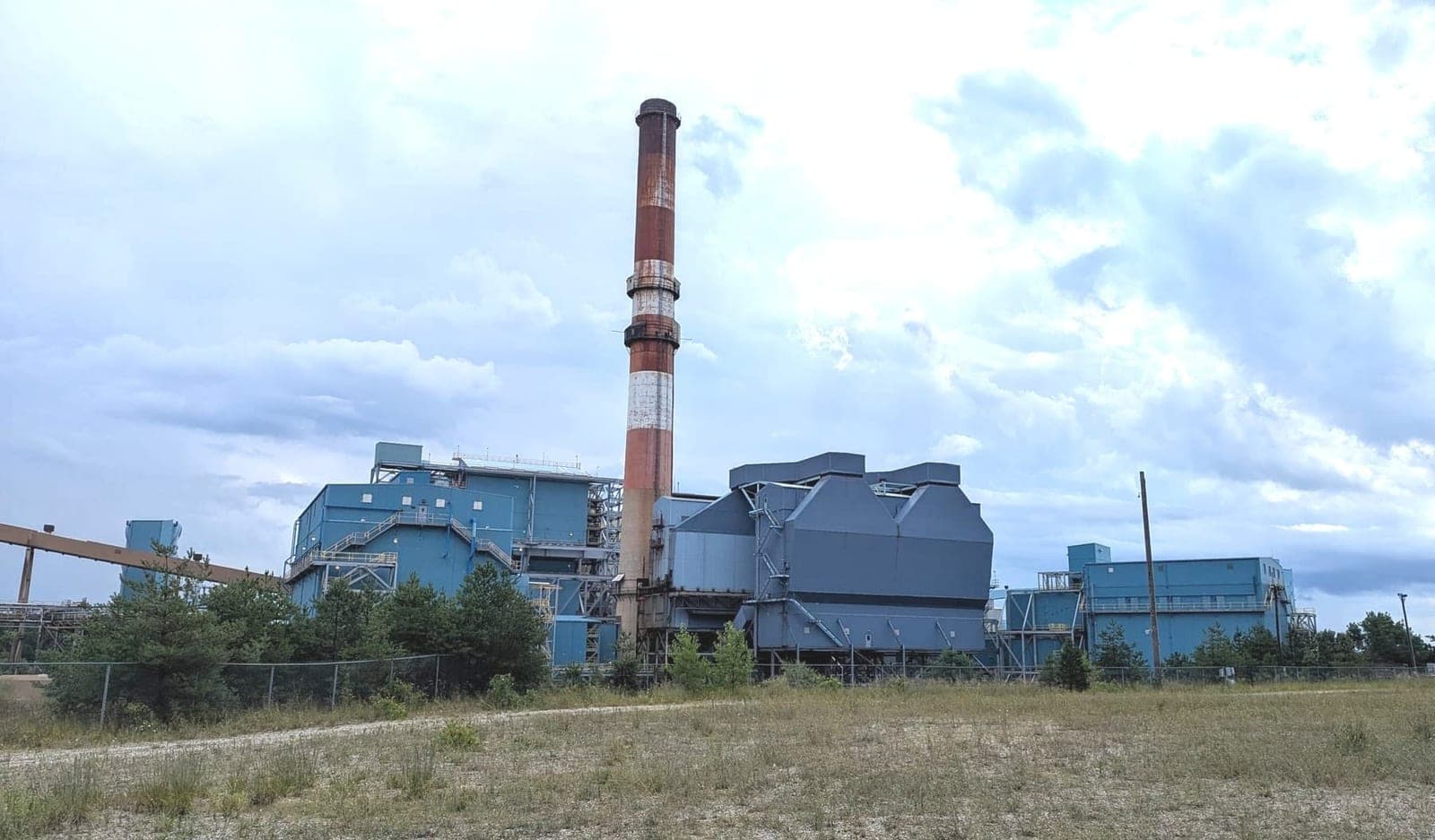 Aging coal plants turn into a midterm fight over energy costs * Michigan Advance