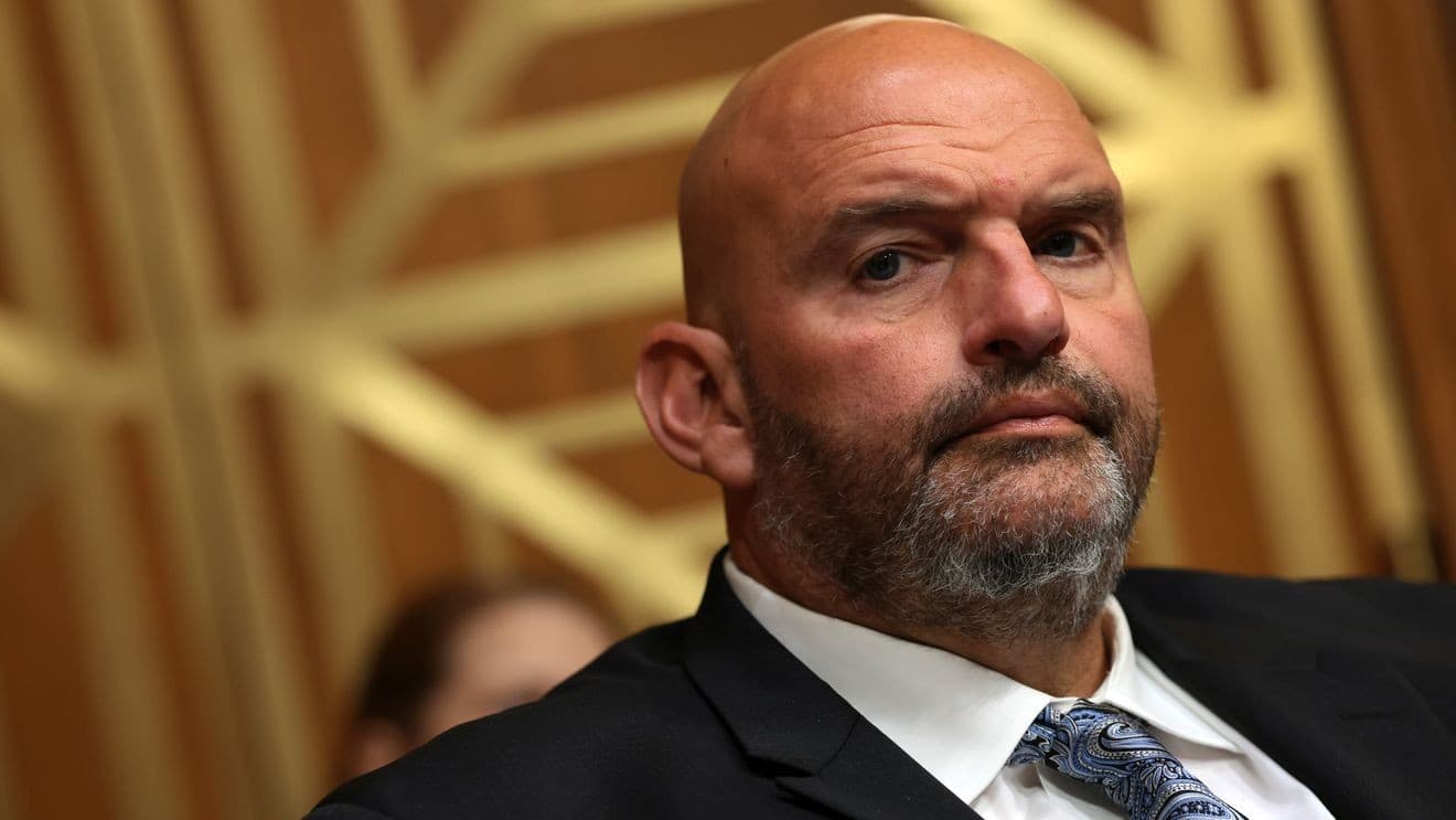Pennsylvania Sen. John Fetterman makes surprise appearance at RNC midterm convention