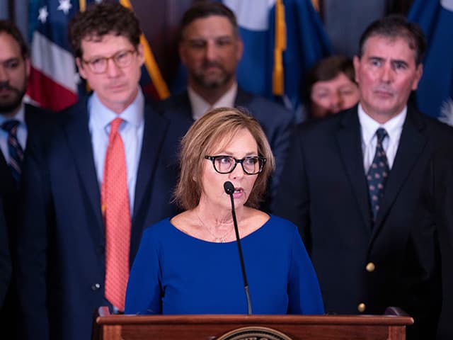 South Carolina Gov. Appoints Lindsey Graham's Sister to Finish His Term