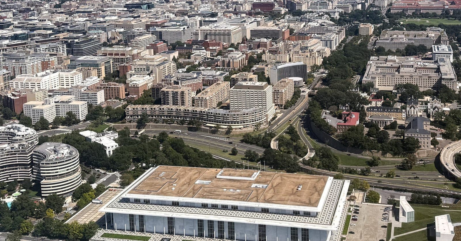 Bipartisan members of Congress move to block demolition of Kennedy Center