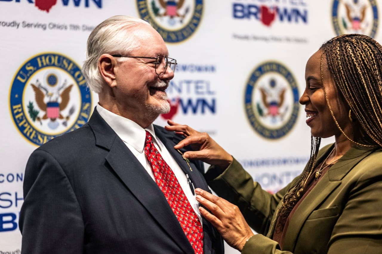 Congresswoman Brown Hosts Pinning Ceremony Honoring Northeast Ohio Vietnam Veterans