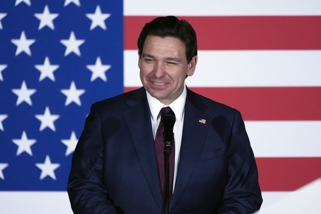 Mic Drop: DeSantis Levels Hakeem Jeffries With Hilarious Invite to Florida for Redistricting Battle