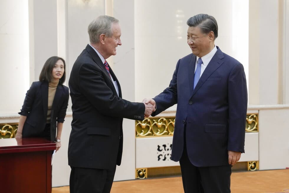 US Senate Majority Leader Schumer meets Xi and welcomes stronger Chinese statement on Hamas attack - AP News