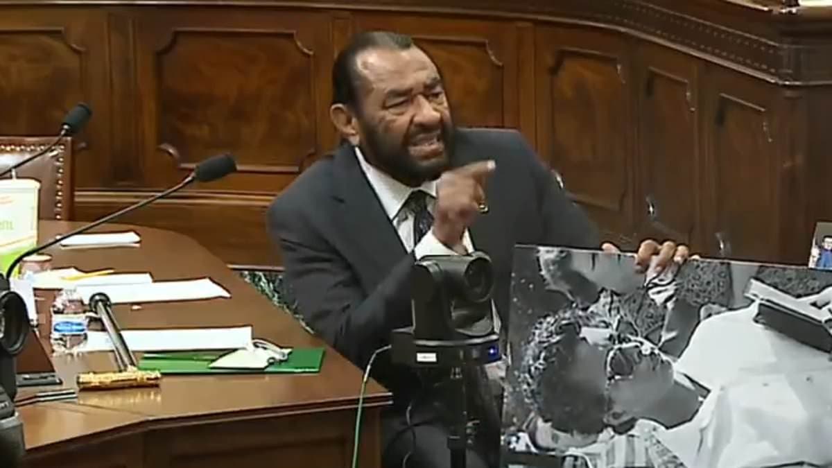 Wild clash erupts between ousted Congressman Al Green and Homeland Security chief over 'racist' claim