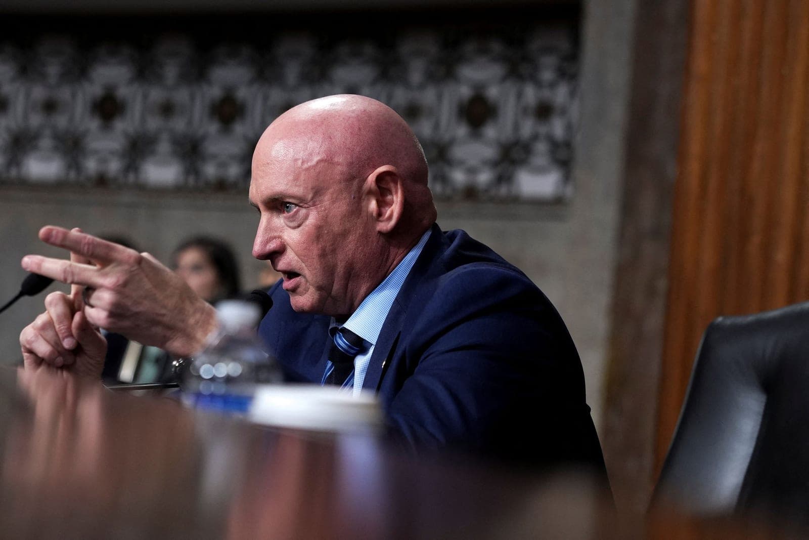 Appeals court appears poised to reject Hegseth's bid to punish Mark Kelly over 'illegal orders' video