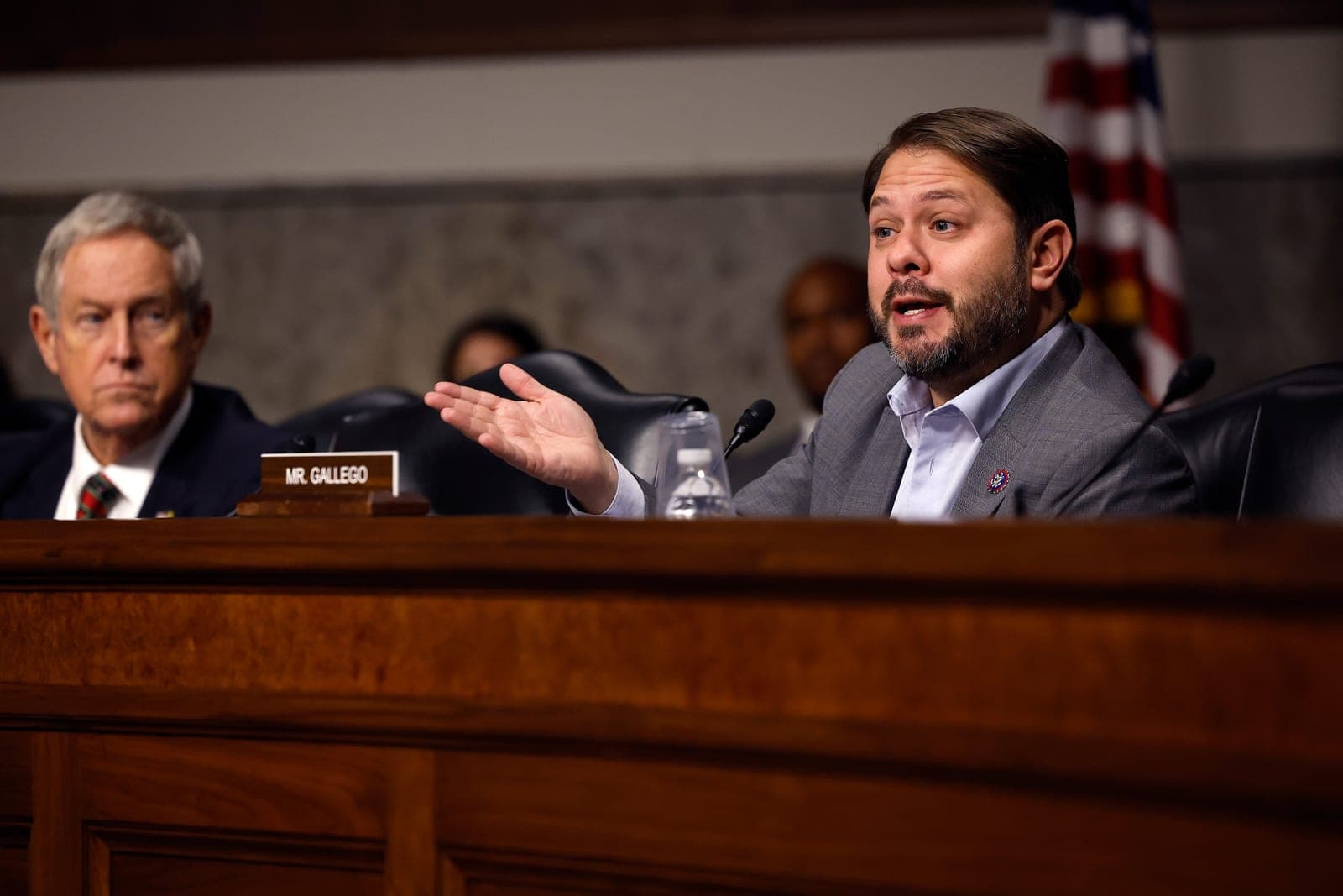 Senate Democrats attempt to curb Trump's warmaking abilities after Venezuela raid