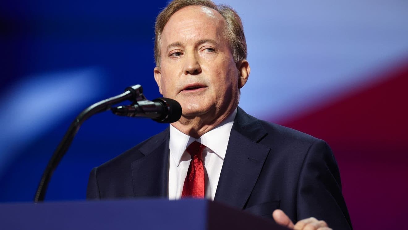 Ken Paxton brings U . S . Senate campaign tour to El Paso