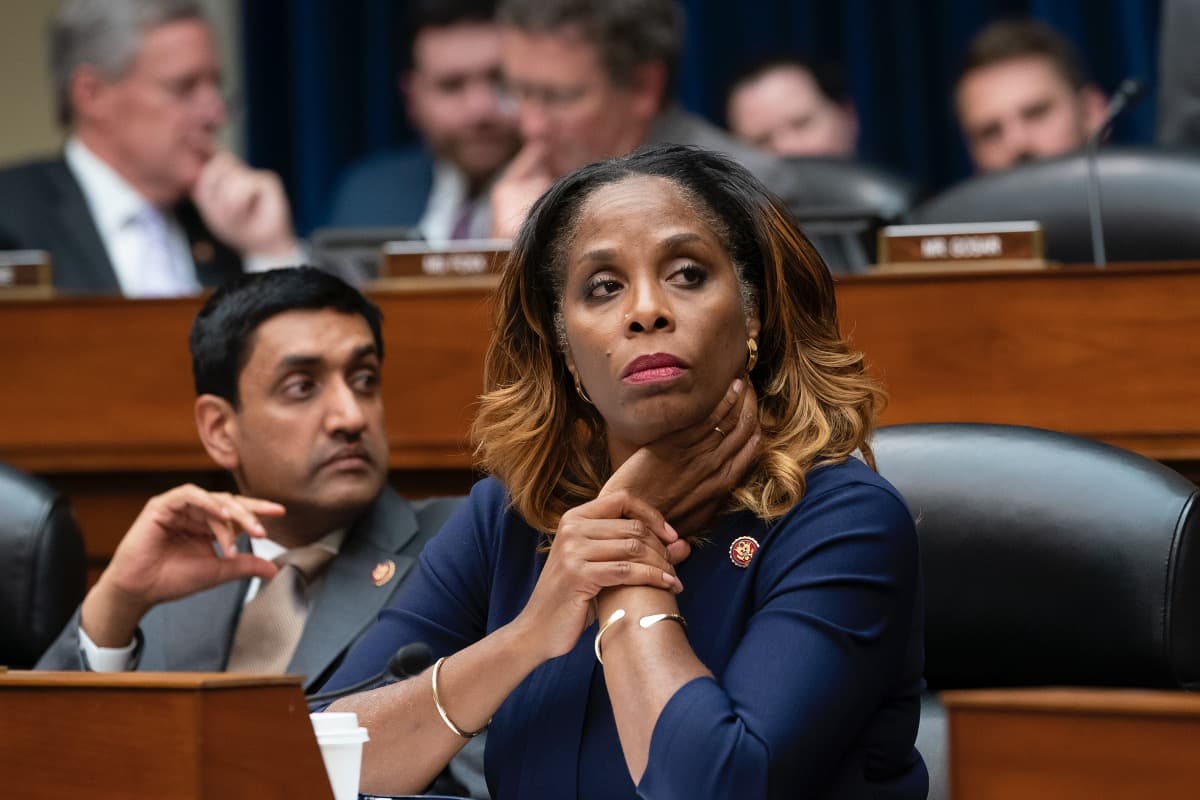 Report: Epstein Texted Stacey Plaskett Questions During Hearing on Trump