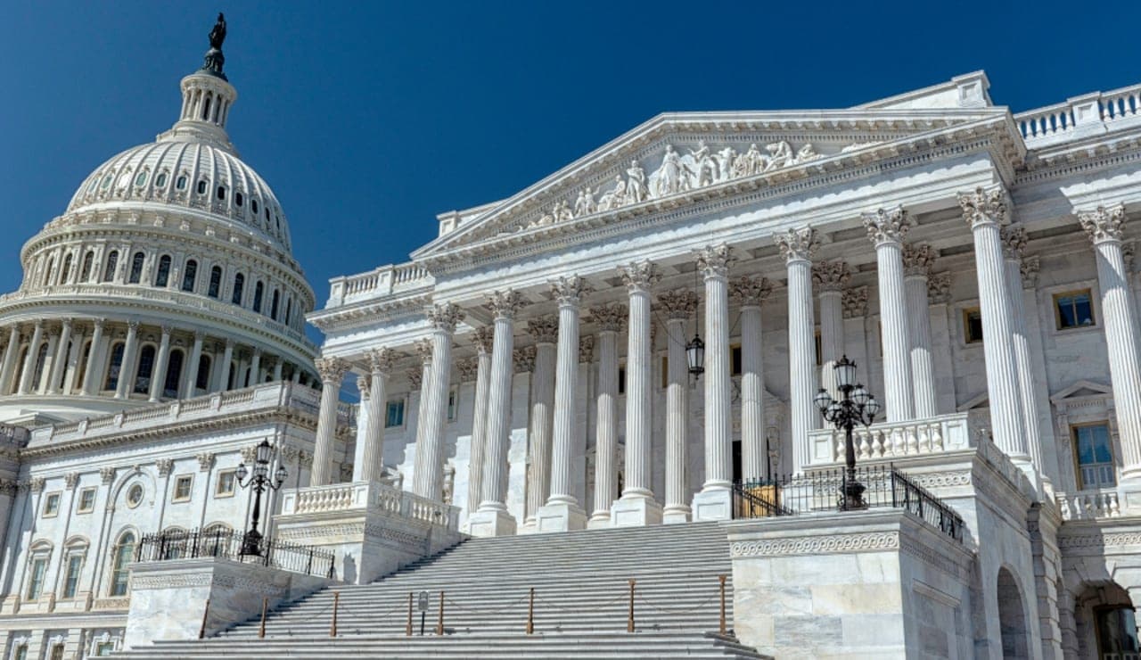 Senate stalls on permanent daylight saving time bill