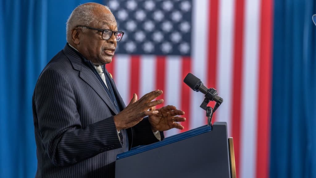 Establishment Democrats Support Serious Supreme Court Reform
