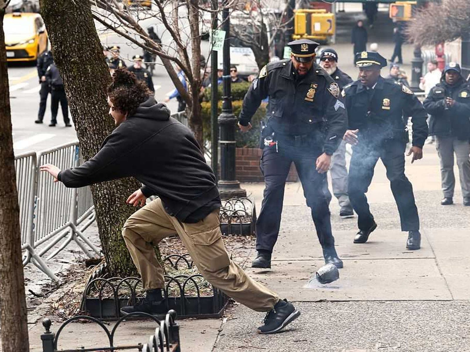 Counter-protester lights explosive amid anti-Mamdani protest, utters 'Allahu Akbar' — but NYC mayor rips 'bigotry and racism'