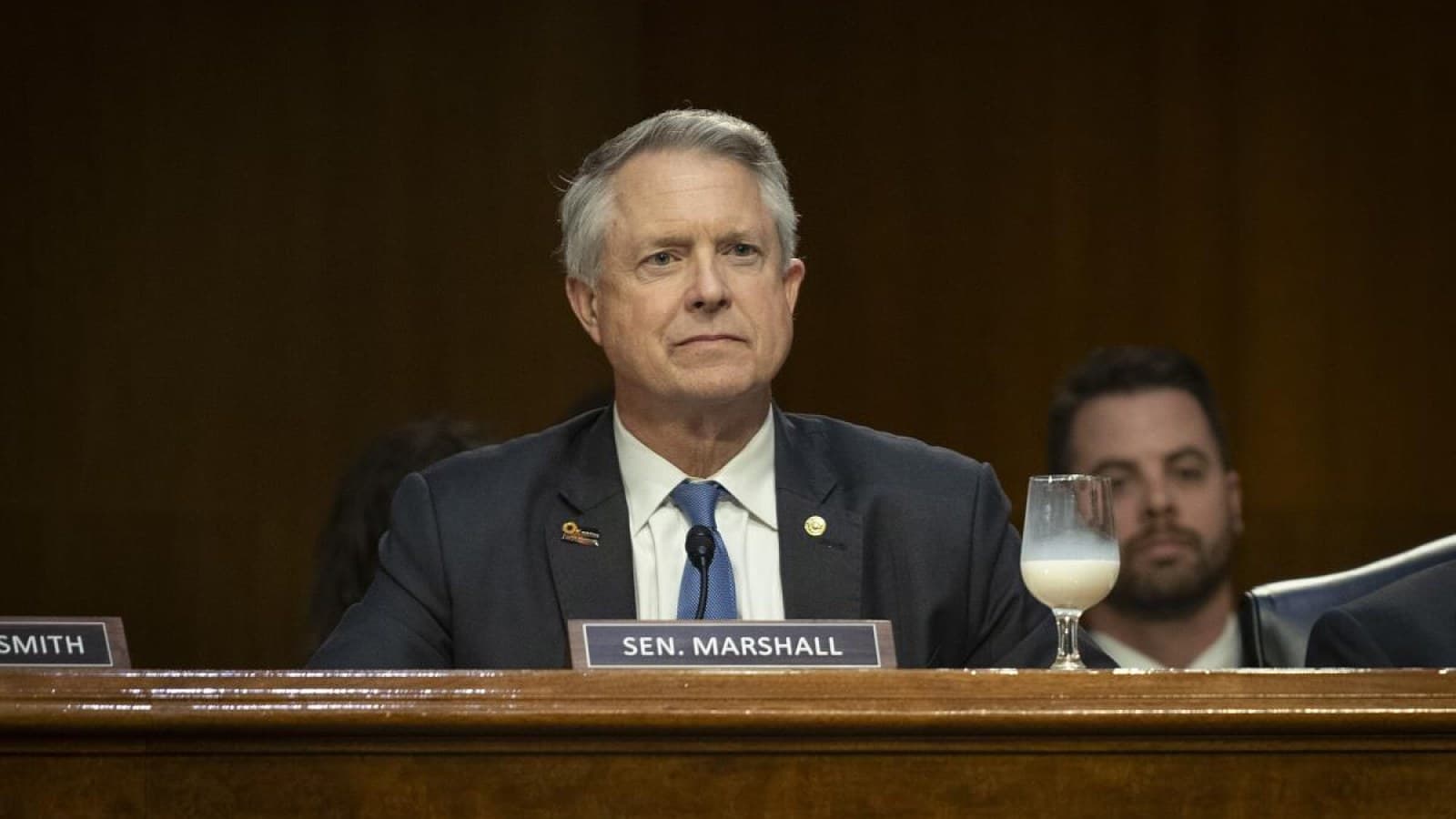 GOP Senator Roger Marshall Calls Out ICE Operations as Democrats Gain Traction in Kansas Senate Race