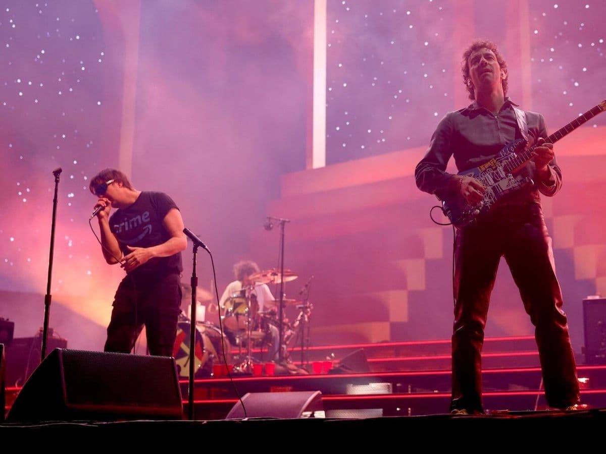Alexandria Ocasio-Cortez and Bernie Sanders have introduced The Strokes at their New York homecoming show