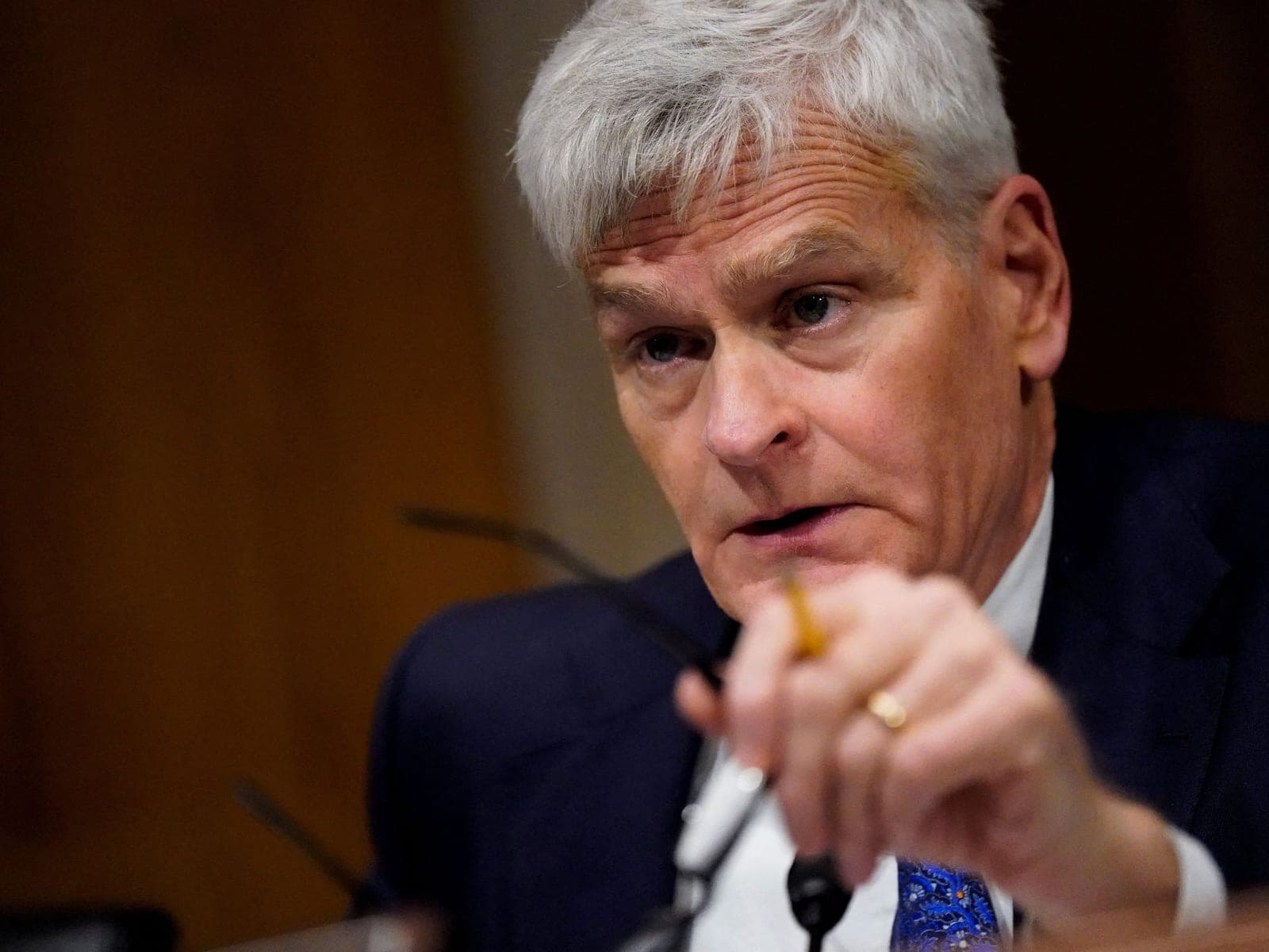 'Red alert': Senate Republican declares five-alarm fire over GOP gov's election meddling