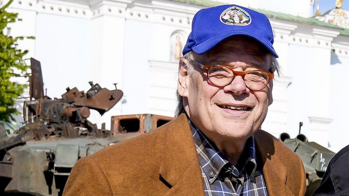 Tennessee Democrat Steve Cohen breaks down on camera after revealing Donald Trump made one phone call that ended his 20-year career