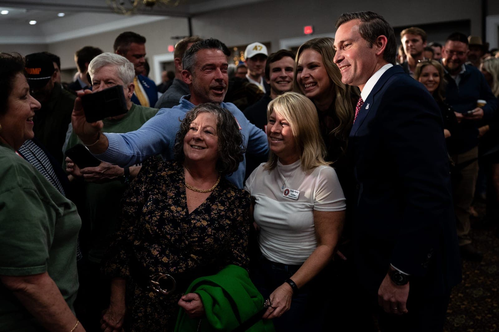 Tennessee election updates: Voters hit polls in tighter-than-expected race