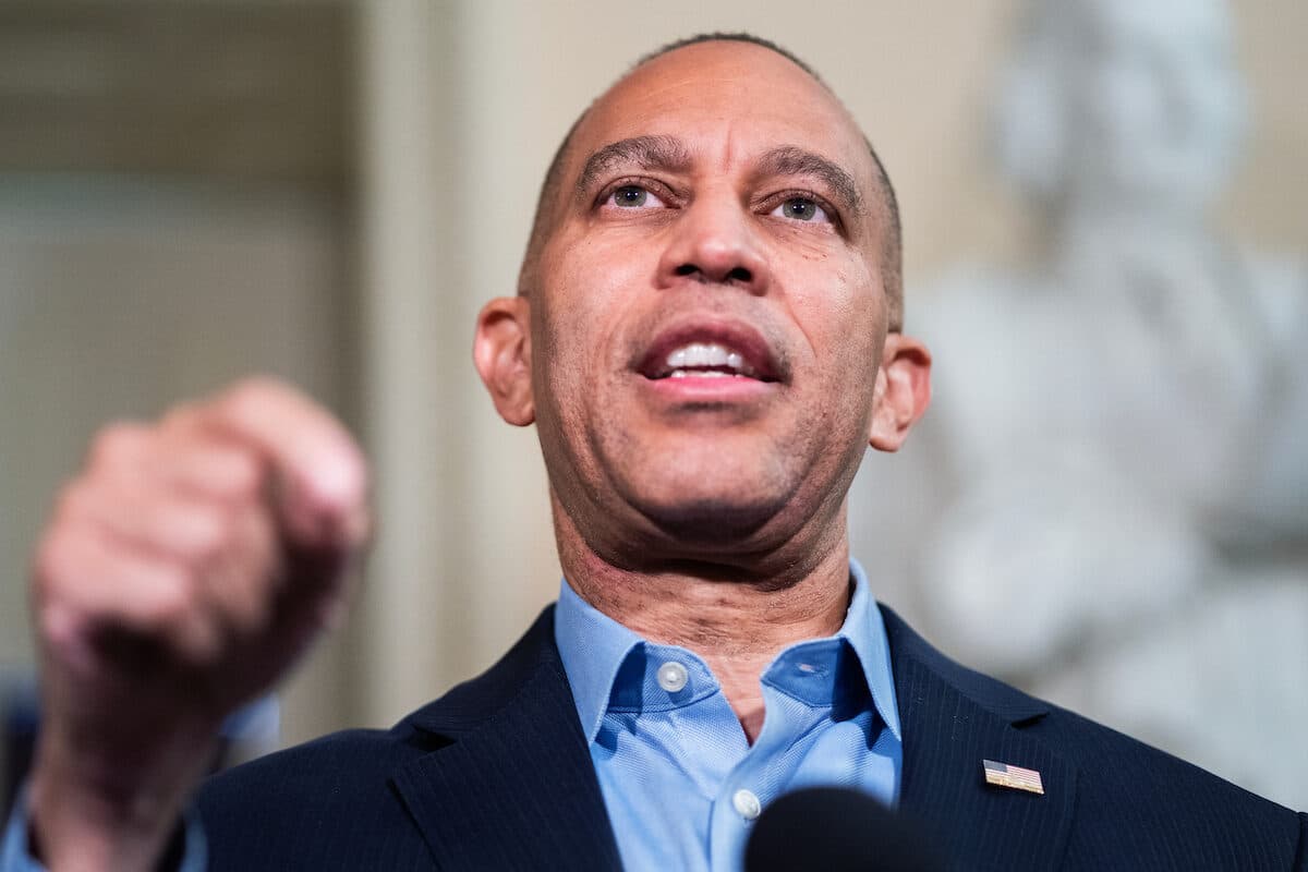 Jeffries says Democrats are poised to win the House majority