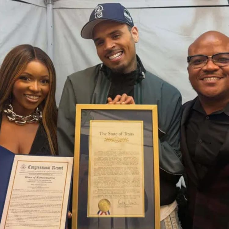 Jasmine Crockett faces backlash over Chris Brown honor