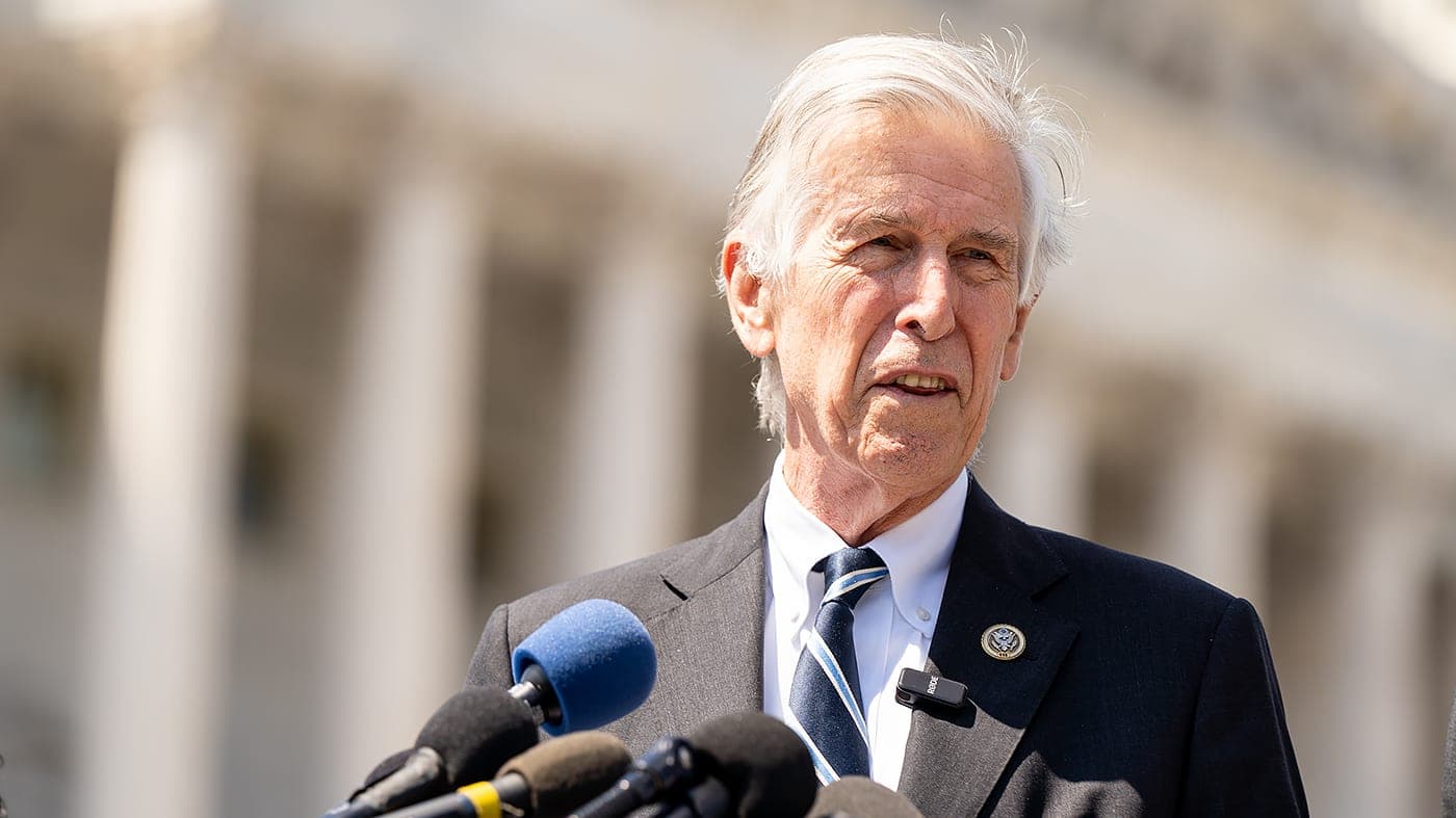 Beyer calls on FAA to suspend AI system for DC-area airports: ‘Guinea pigs’