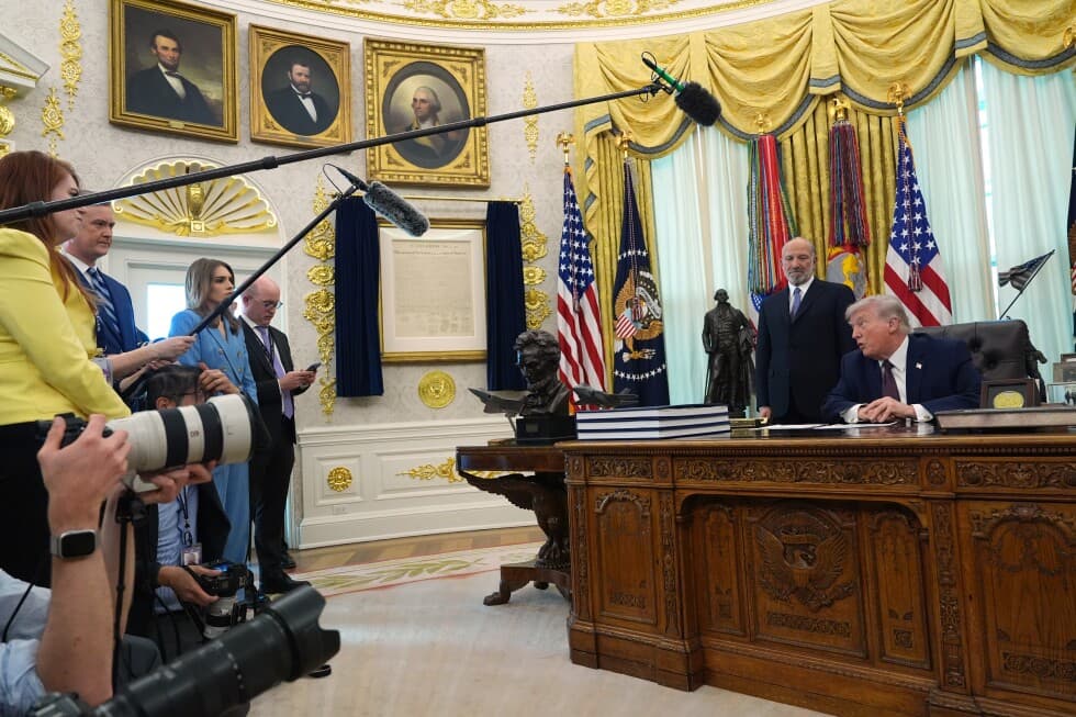 Trump plans to attend Wednesday's Supreme Court hearing on his bid to limit birthright citizenship - AP News