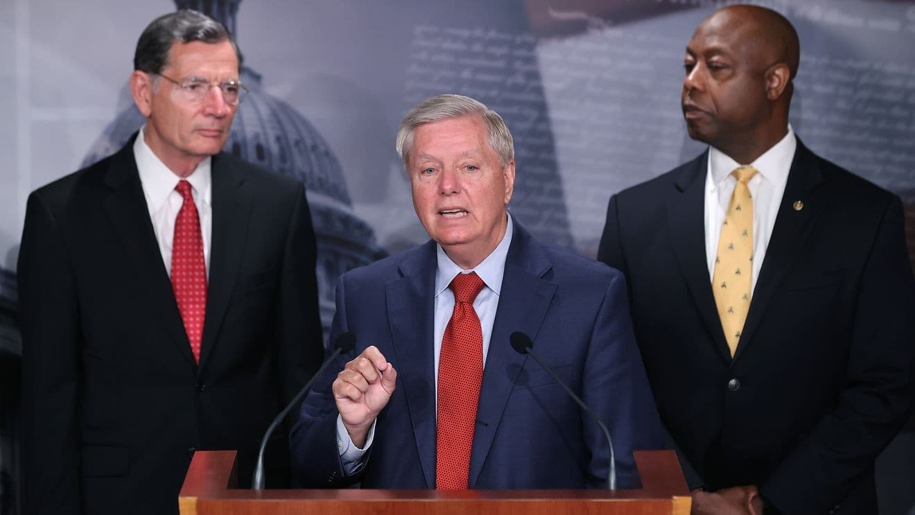 Gov. Whitmer orders Michigan flags to be lowered in honor of Sen. Lindsey Graham