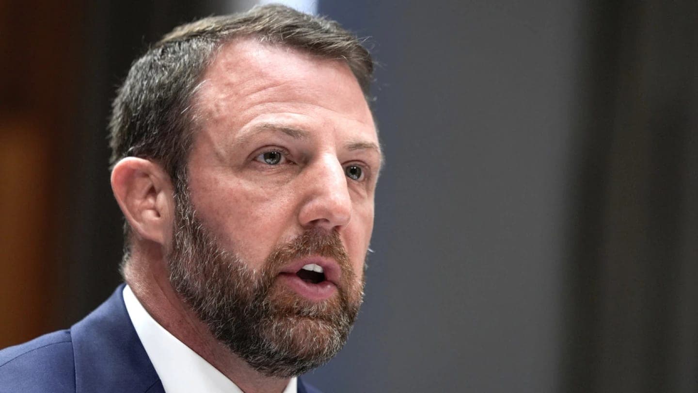 Sen. Mullin DHS nomination advances after narrow Senate committee vote