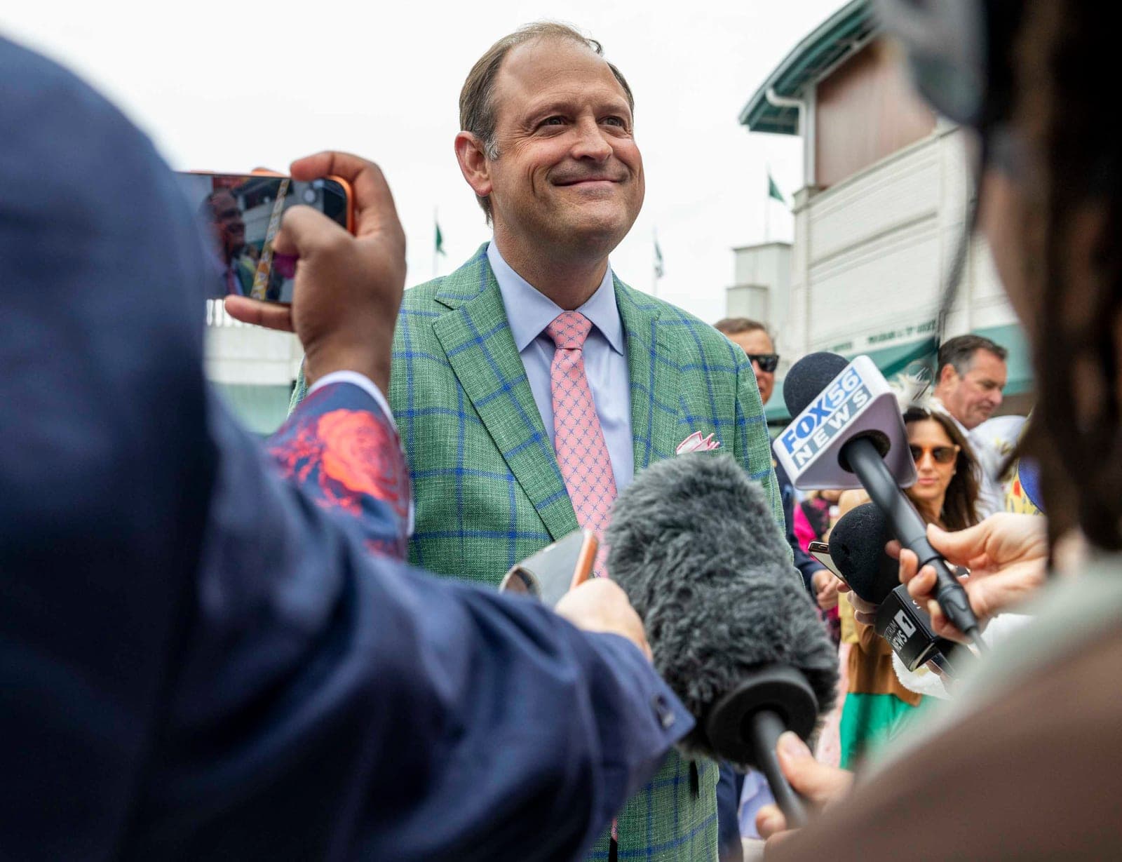 Barr touts 'winning ticket' — Trump's endorsement — at Kentucky Derby